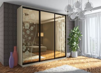 Купить Шкаф-купе трехдверный 152198