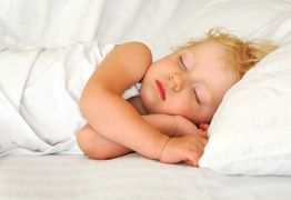 Чистим детский матрас без особых сложностей и проблем