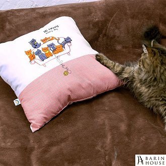 Купити                                            Подушка декоративна Коти на дивані з вишивкою 244328